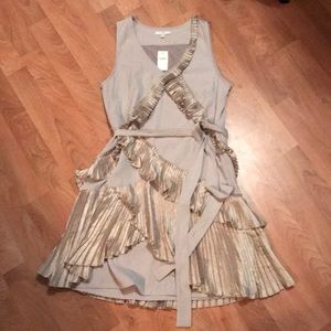 Stunning champagne dress! Never worn!